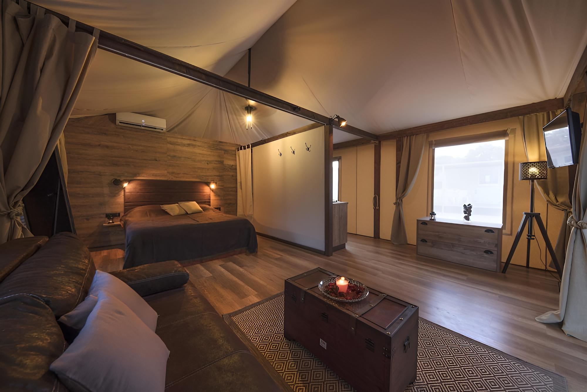 Mediteran kamp Glamping Tents in Camping Phalaris