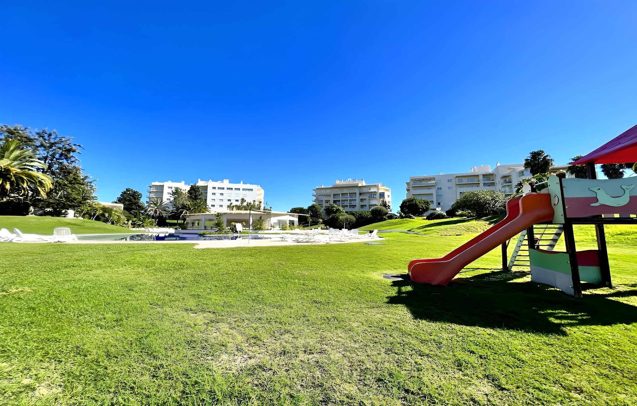 Alvor Paradise With Pool by Homing