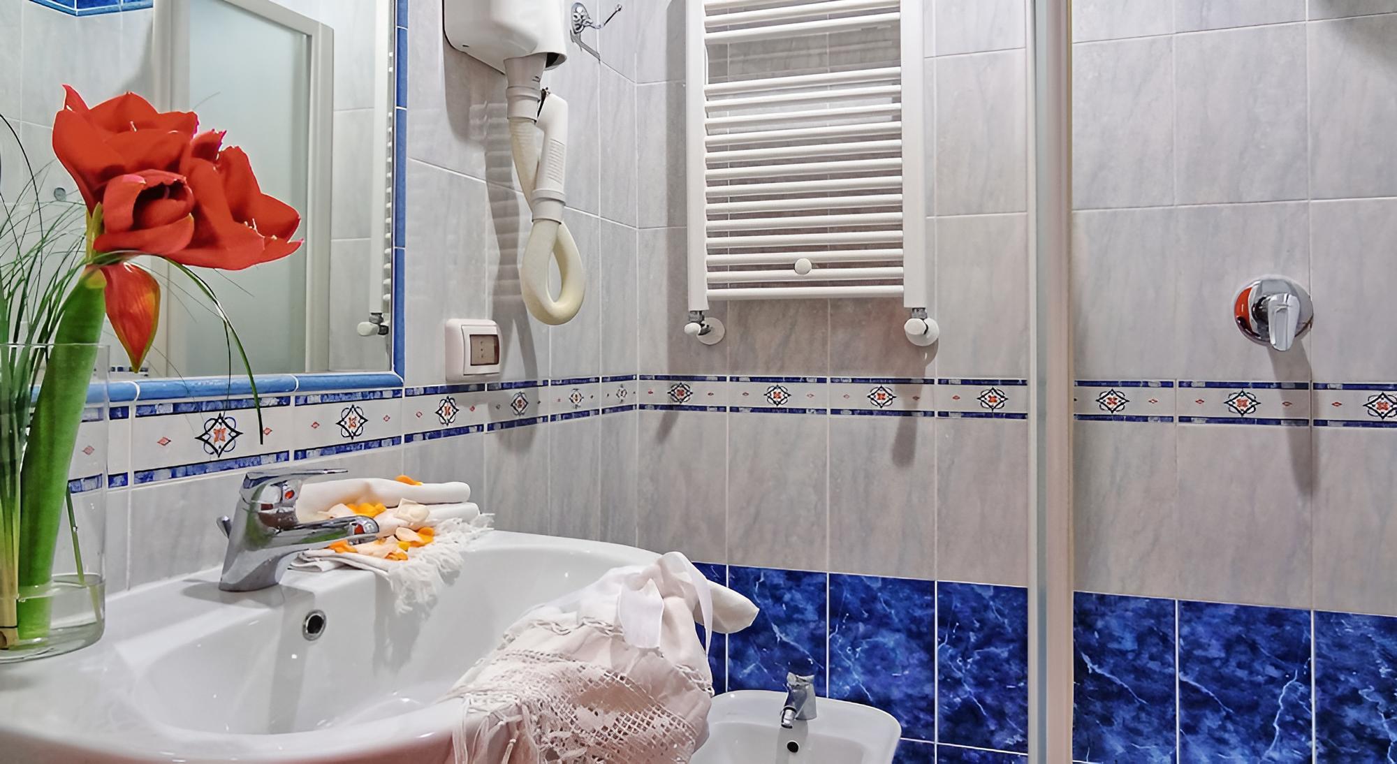 La Fenice Rooms — Rome photo 3