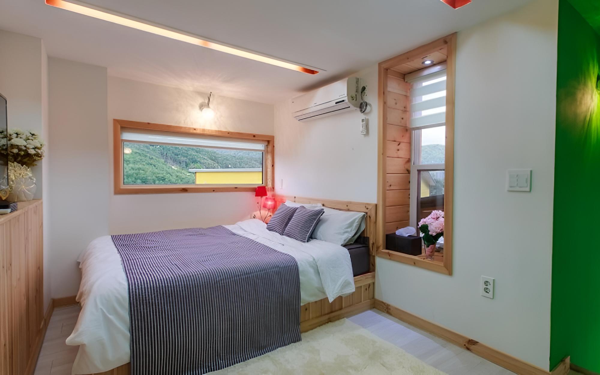 Hoengseong Fedora Pension