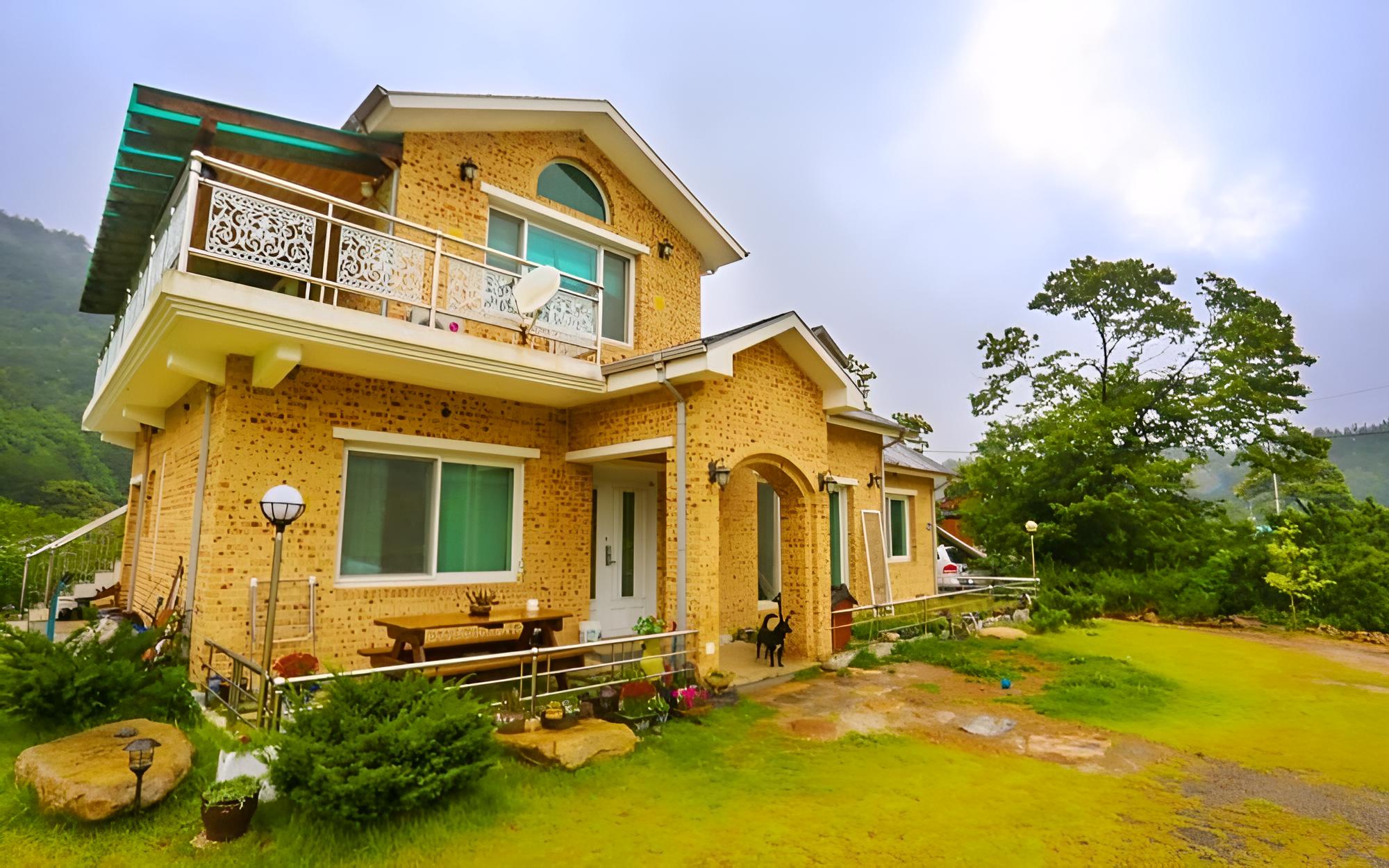 Yangyang Goyohan Kkottteul Pension