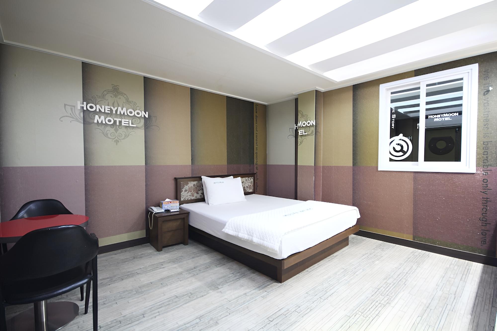 Daegu Dongseong-ro Honeymoon