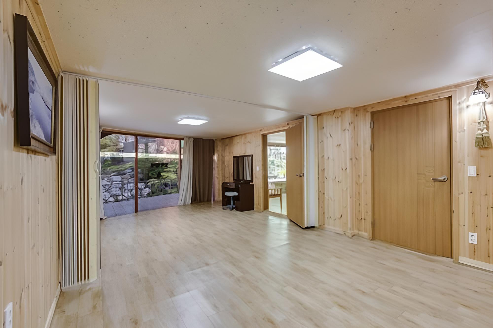 Wanju Moak Pension