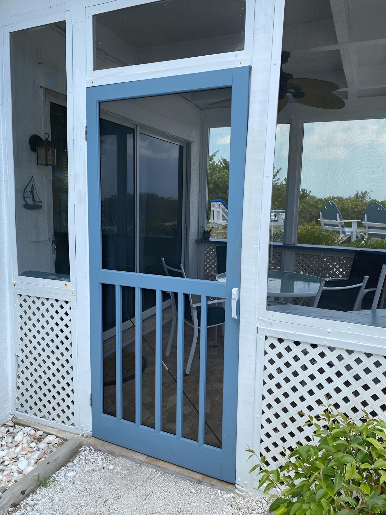 Tropical Winds Motel & Cottages