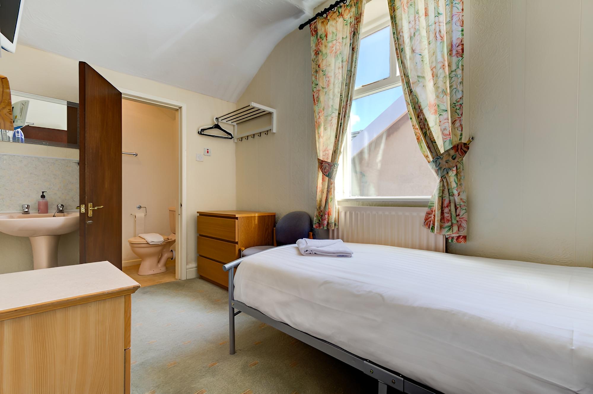 New Osborne Hotel