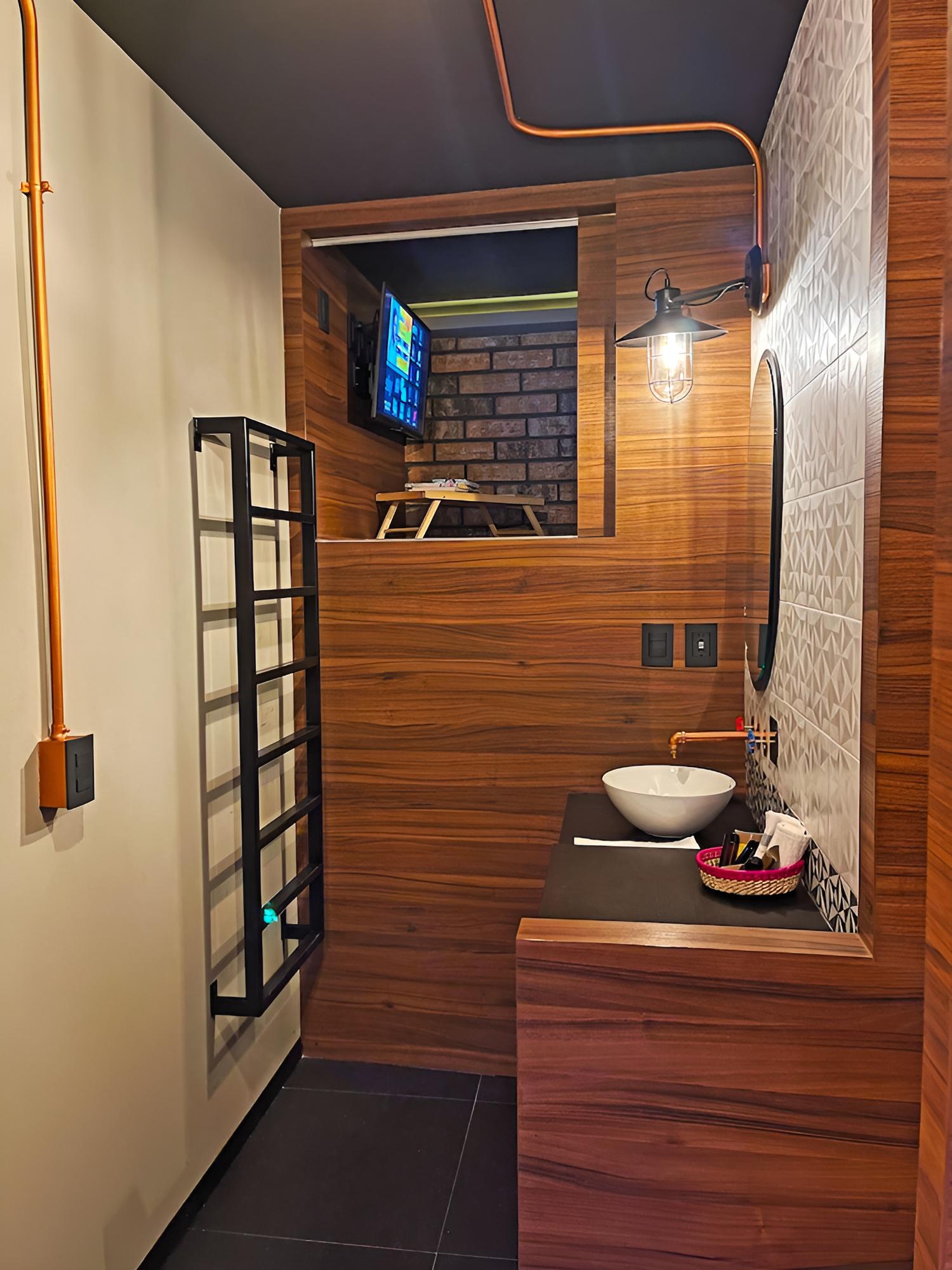 Cadillac Cocoon Beds photo 5