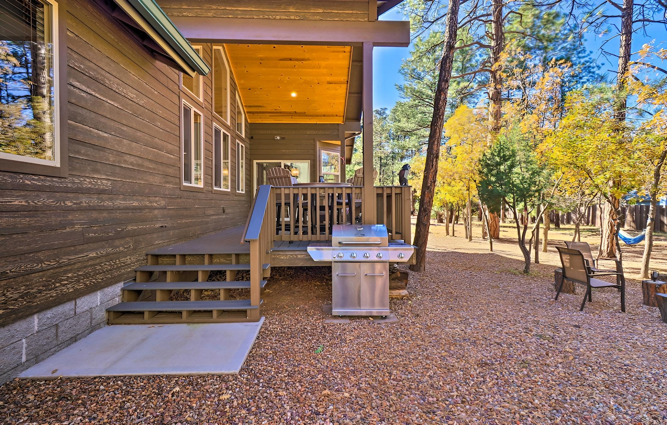 Cozy Lakeside Cabin w/ Hammock, Deck & Grill!