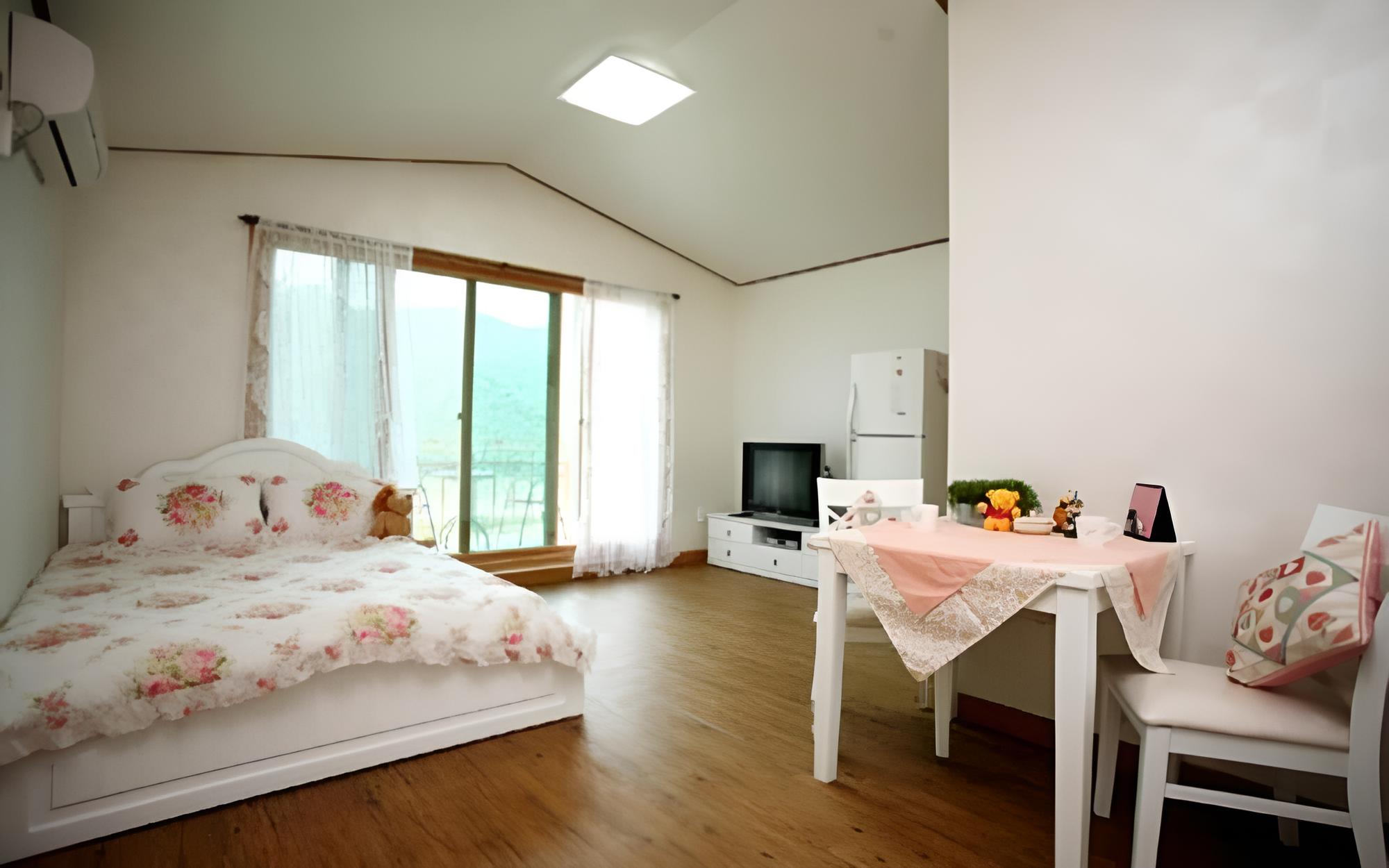 Photo 9