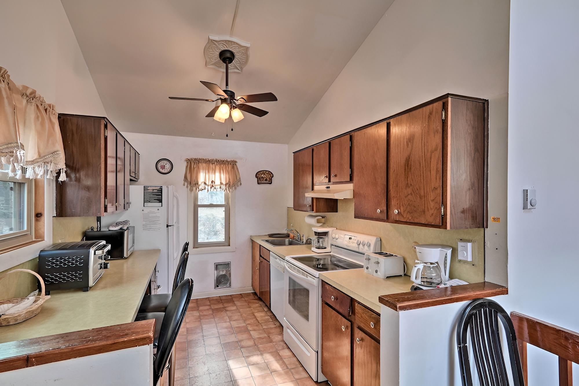 Lake Harmony Home Near Big Boulder Ski Area!
