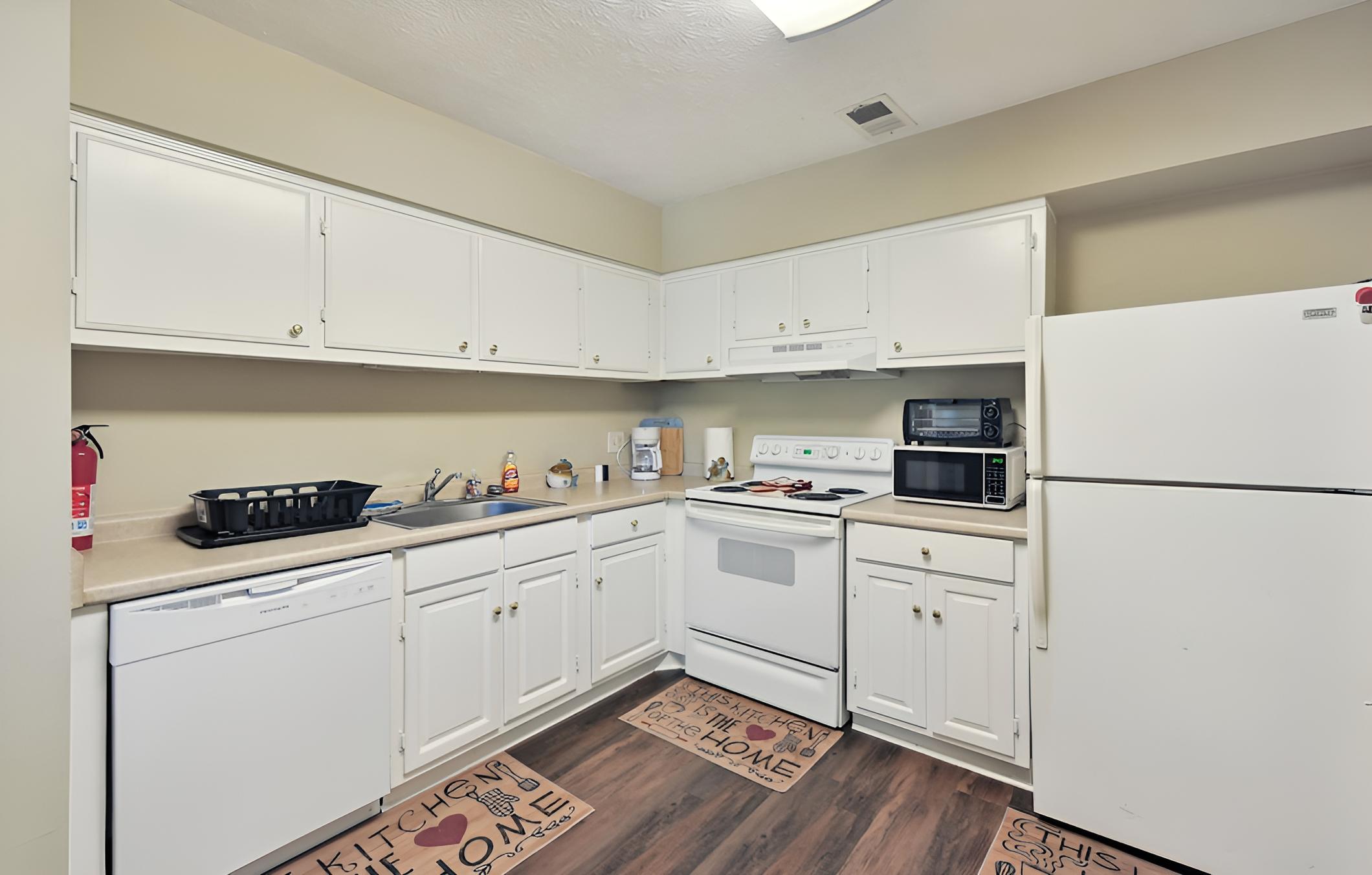 Convenient Athens Condo w/ Patio ~ 3 Mi to Uga!