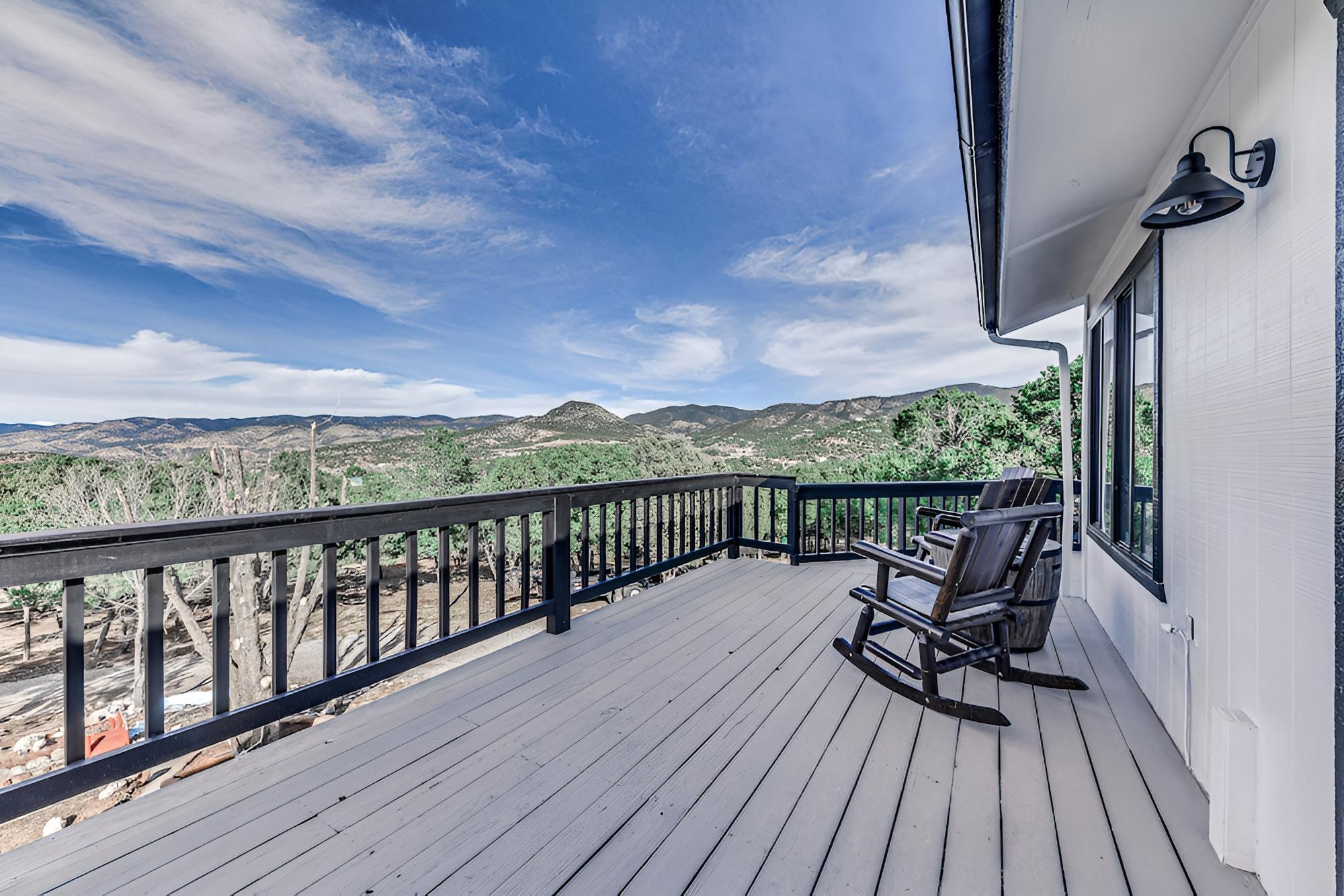 High Rolls Cabin w/ Decks: 11 Mi to Ski Cloudcroft