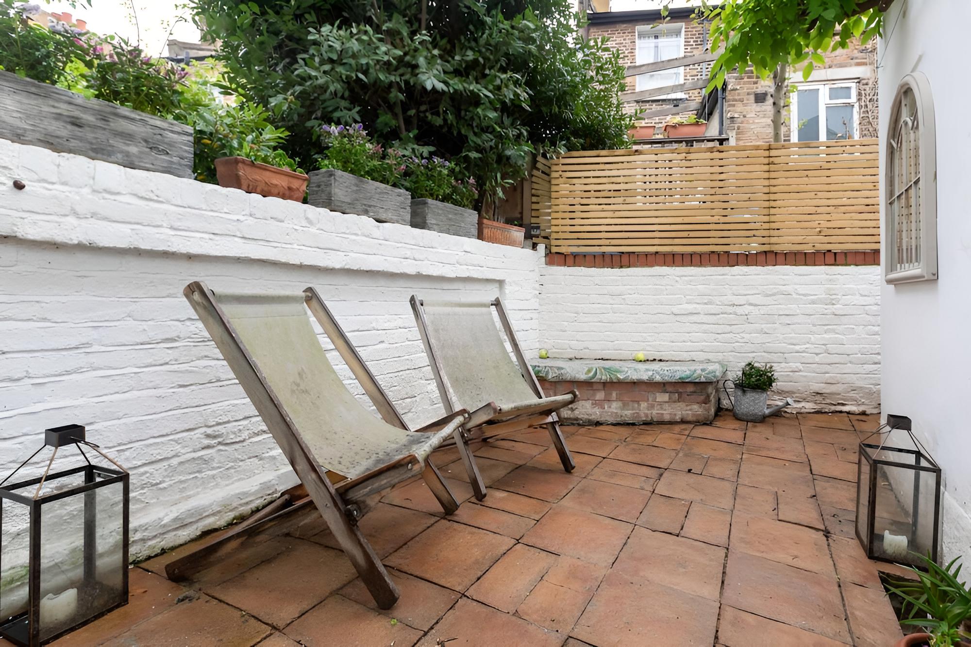 Vibrant 1BD Home With Outdoor Patio - Hammersmith! photo 4