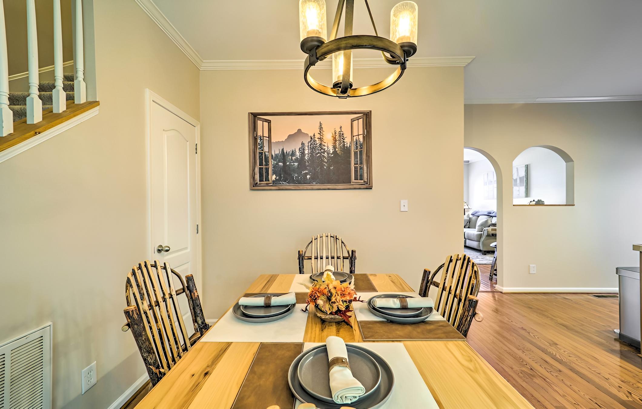 Banner Elk Townhome w/ Private Deck: Near Hiking!