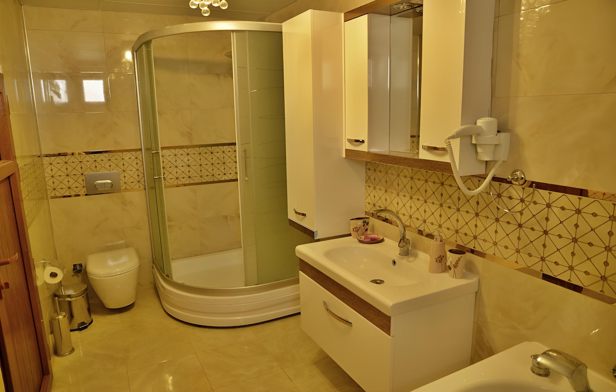 Dedeli Deluxe Hotel