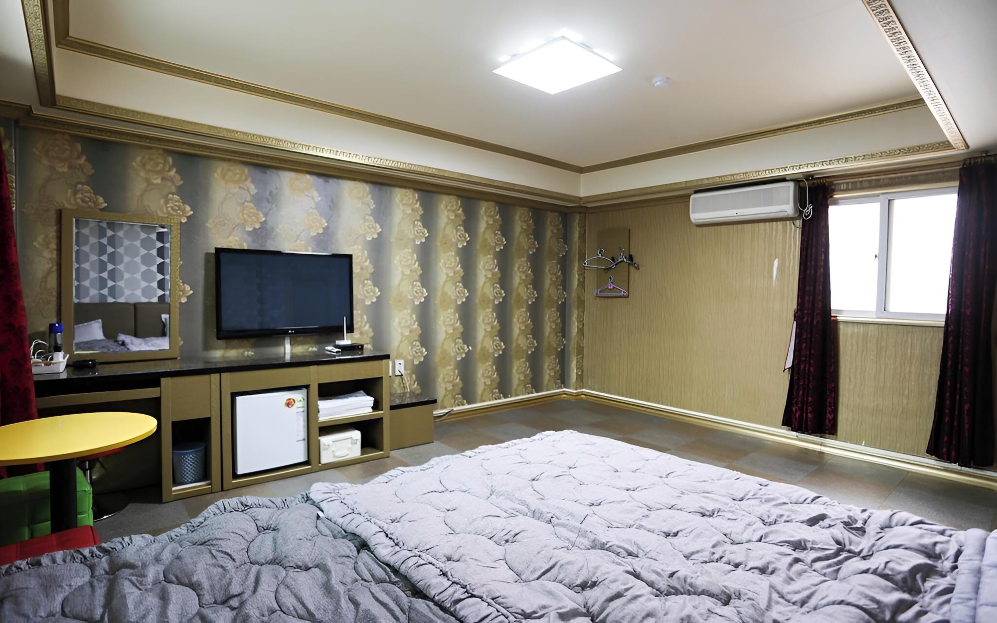 Donghae Daemyung Motel view 4