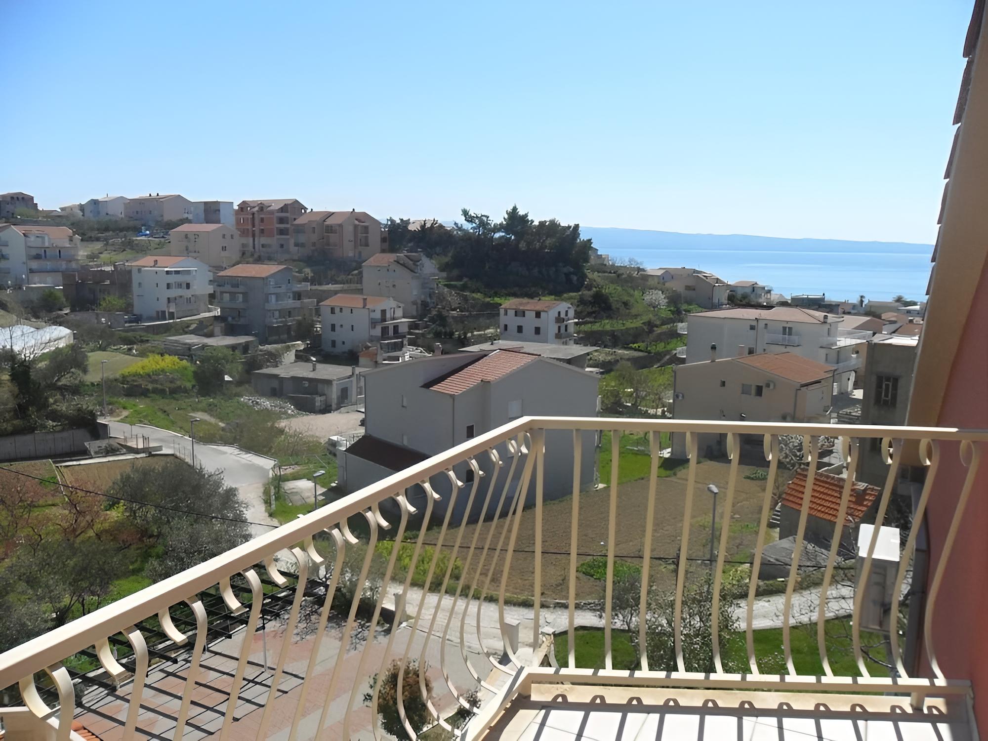 Vini- Beautiful Garden and Terrase - A4