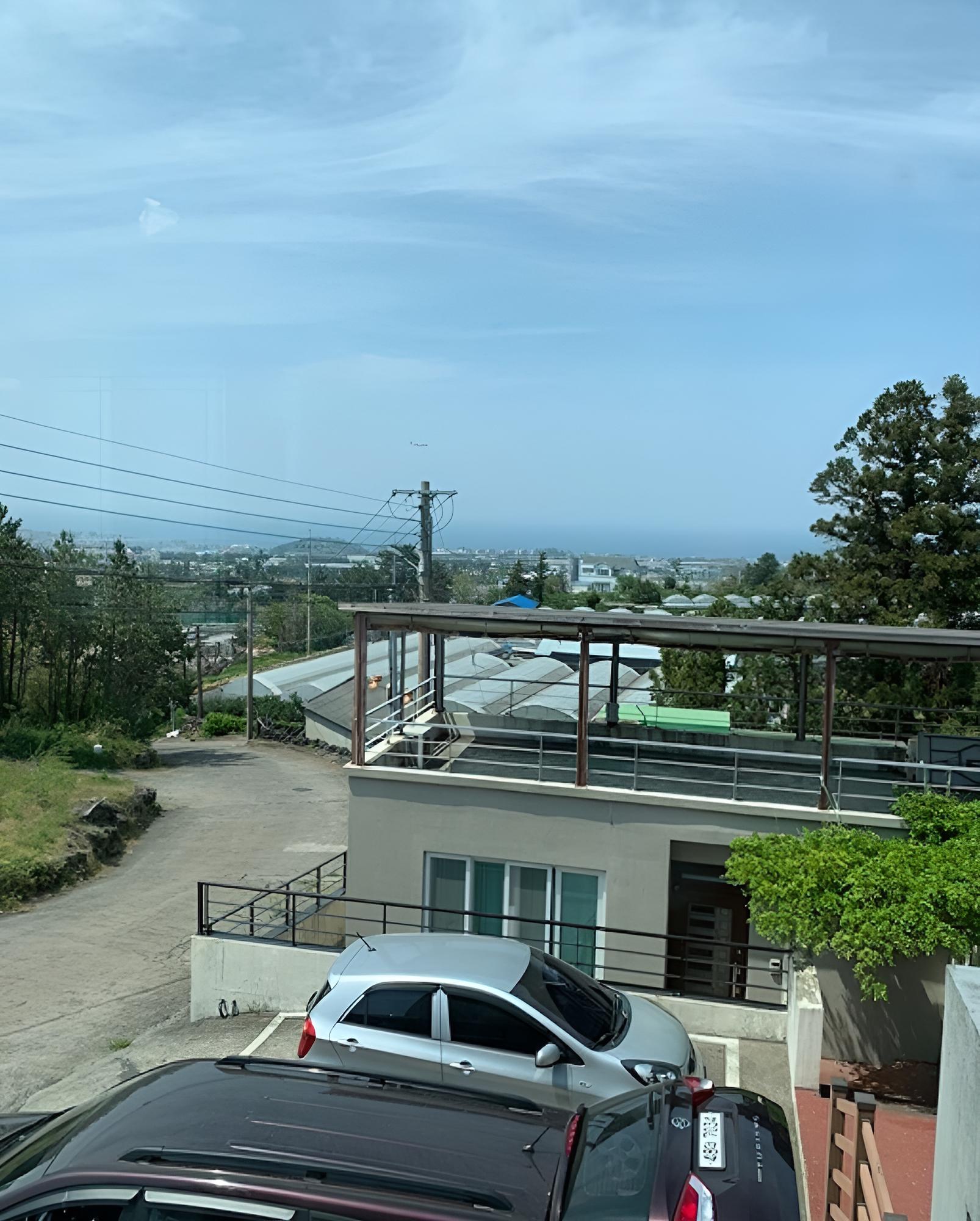 Aewol Neoreunmadang Unshared House