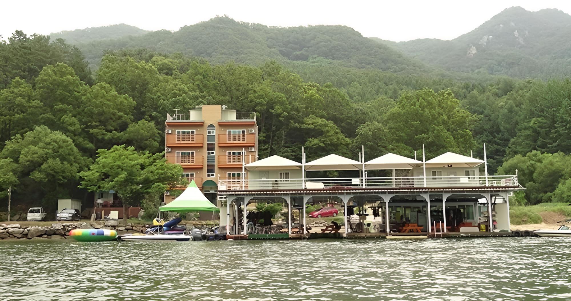 Gapyeong Sanwullo Water Leisure Pension