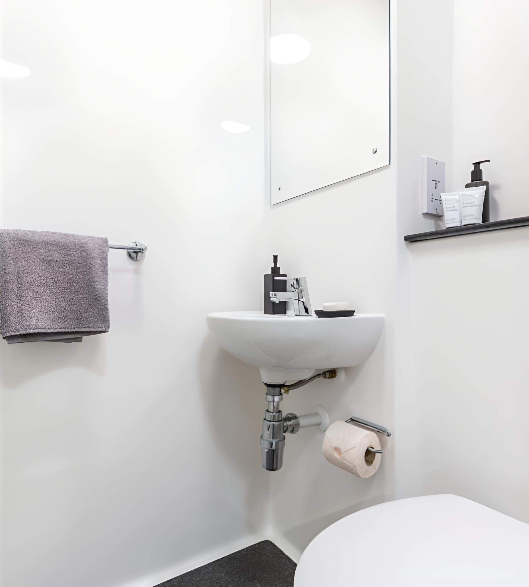 Ensuite Rooms for STUDENTS Only - LIVERPOOL view 3