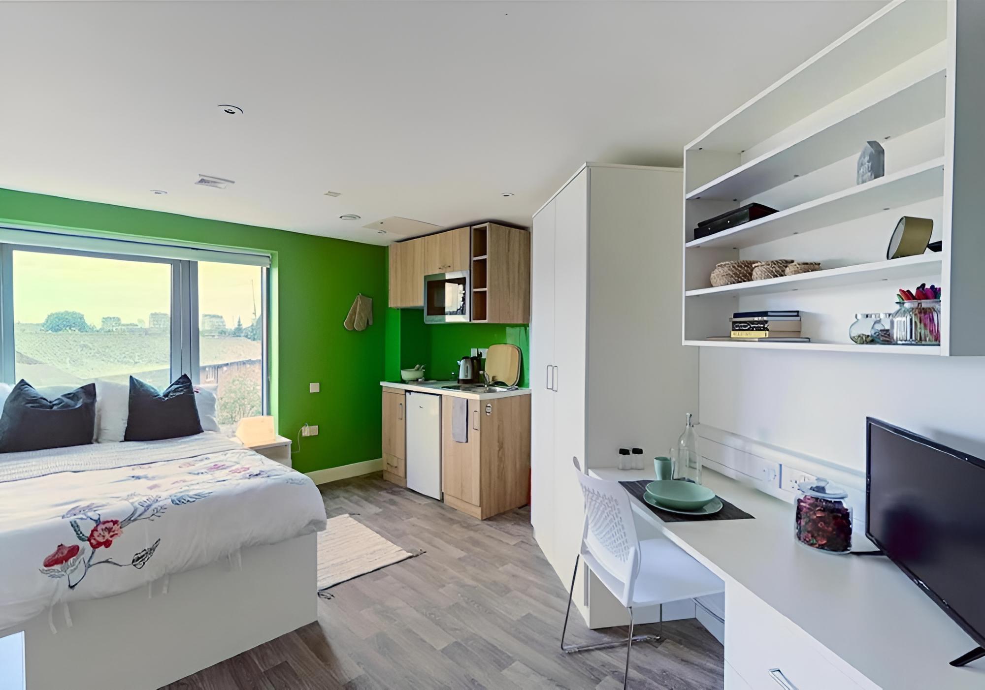 Sophisticated Studios Greenwich photo 4