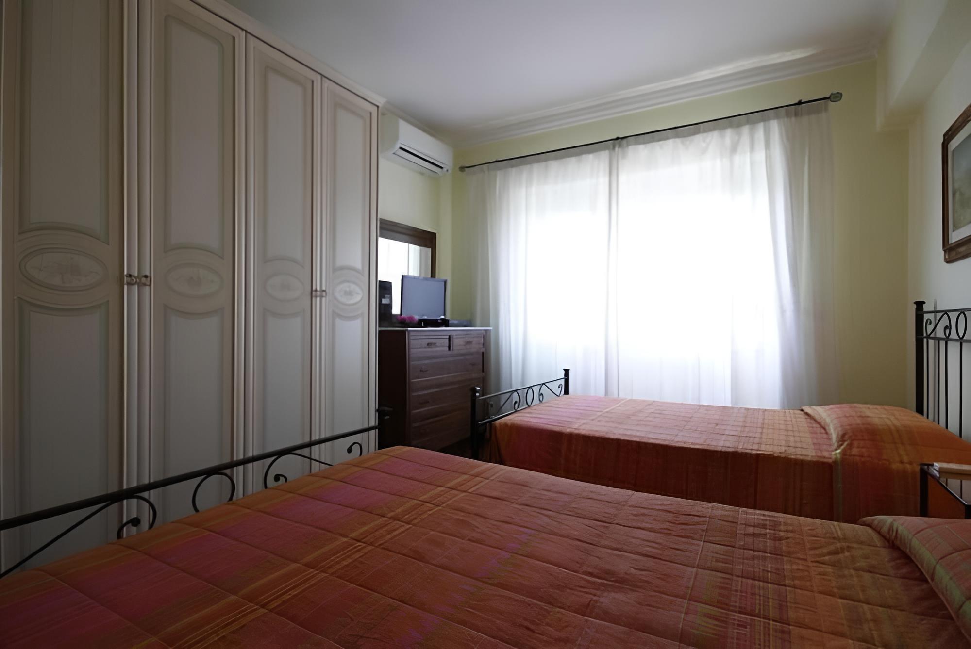 B&B Davila 25