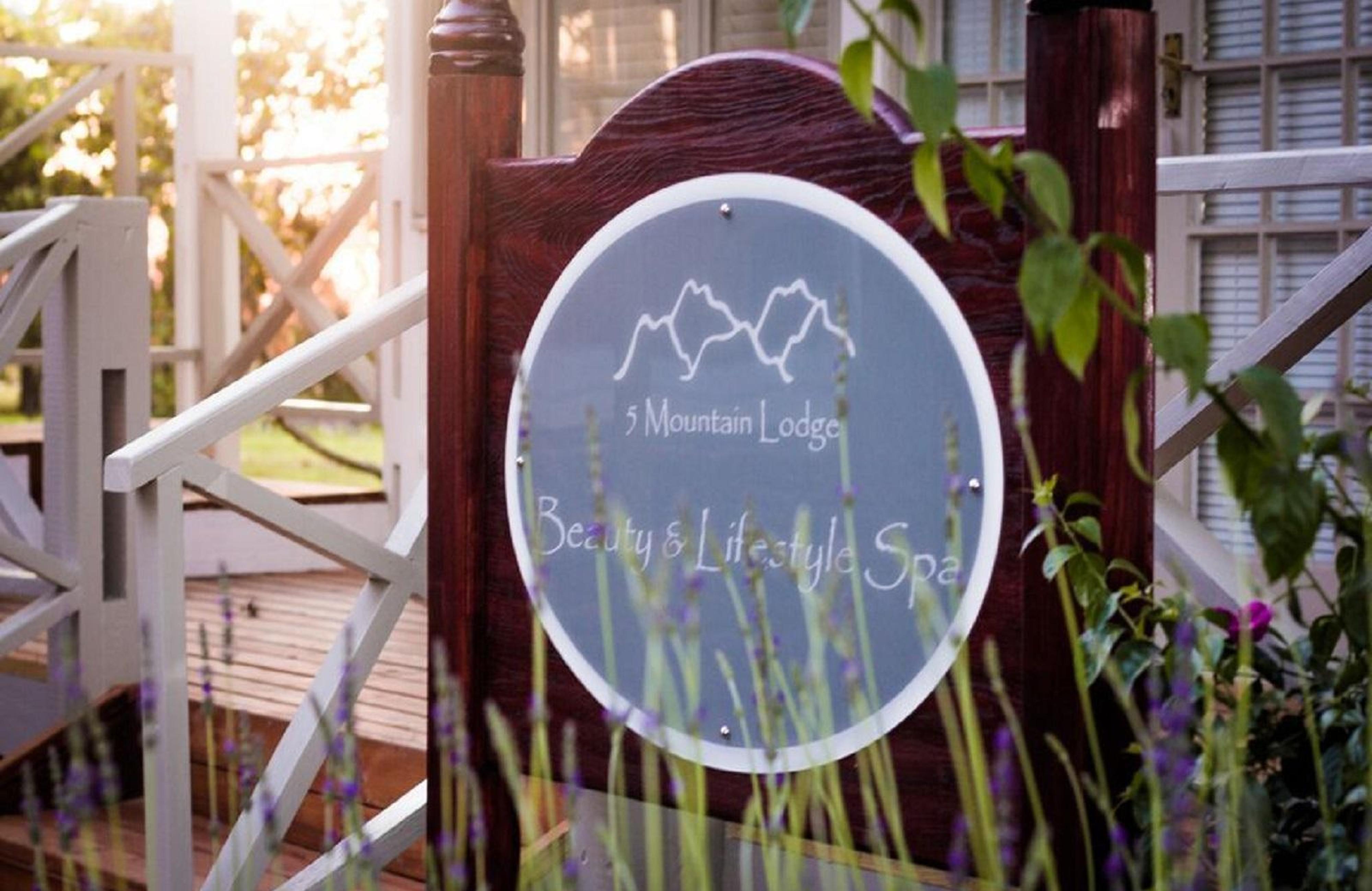 5 Mountains Lodge, photo 12