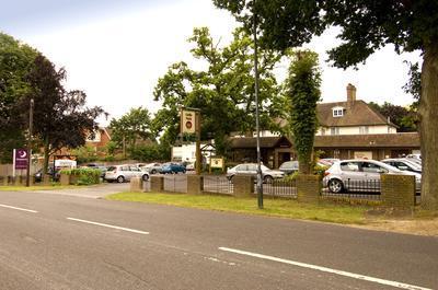 Premier Inn Gatwick Crawley - Goff's Park