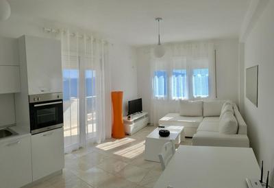 White Residence Apartament