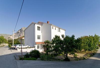 Apartment Mihanovic only for family