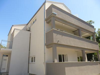 Luka Apartments