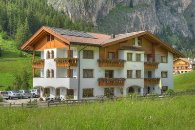 Garni Hotel Iris