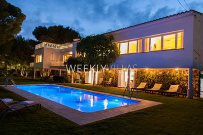 Villa Sitges Tupinetti Beach at 1 min walk Amaizing Garden and View Center Sitges 5 minutes walk NO NEED CAR