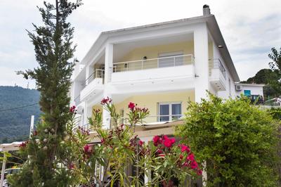 Iridanos Apartments