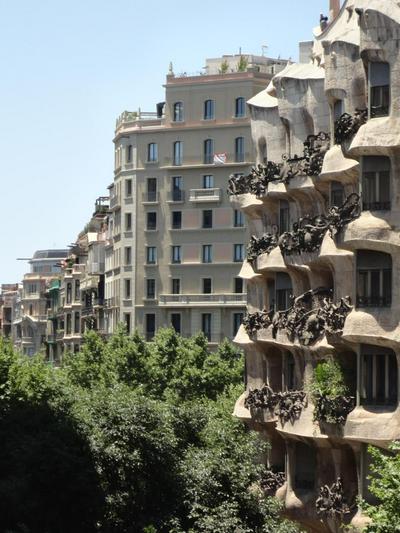 Claris Apartments