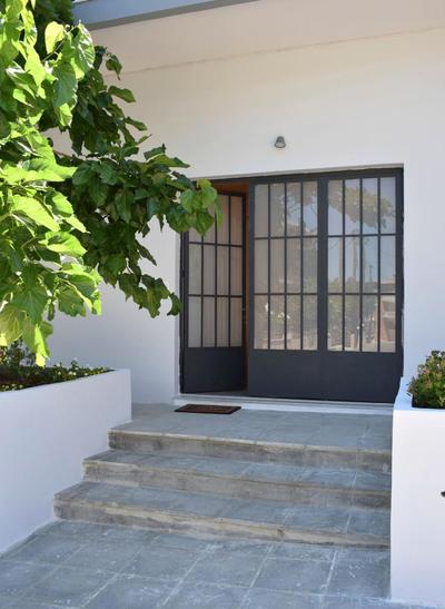 Evaris Apartments