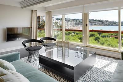 Playa de La Concha 10 by FeelFree Rentals