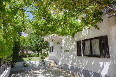 Holiday Home Bakovic - beautiful view, near Split & Trogir, Full AC rooms