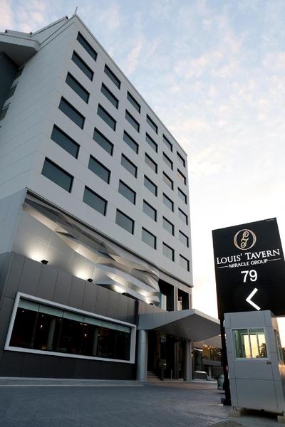 Louis Tavern Hotel