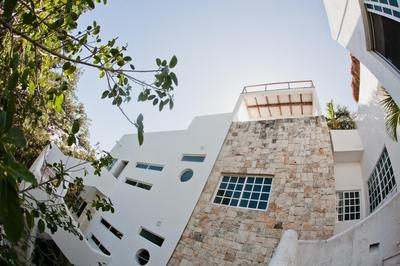 Nasim Condo Hotel con acceso BEACH CLUB GRATIS, metros 5th AVENIDA