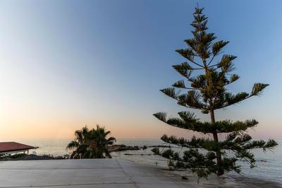 Kalamaki Luxury Suites