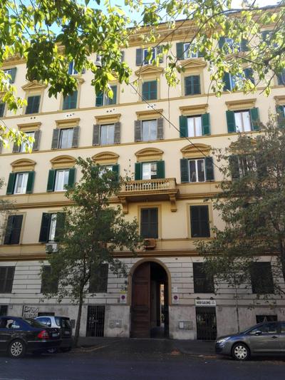Domus Crescenzio - Guest House