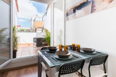 Ático soleado con terraza - Cerca del Camp Nou y la Feria de Barcelona