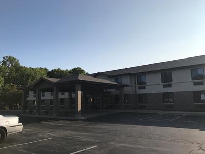 Econo Lodge Inn & Suites Oconto