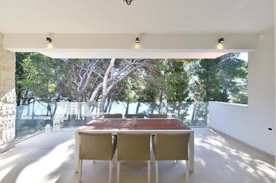Chiponsky One - 5 star beachfront property