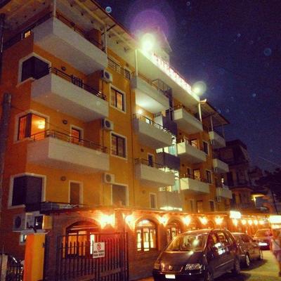 Aldom Apartments