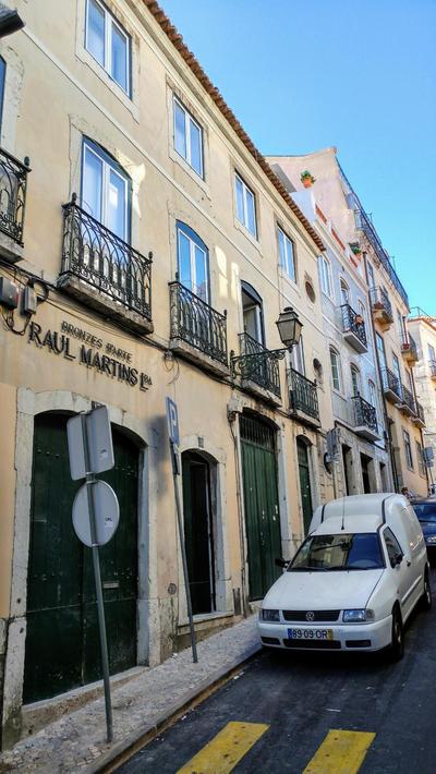 Bairro Alto Bronze of Art Apartments