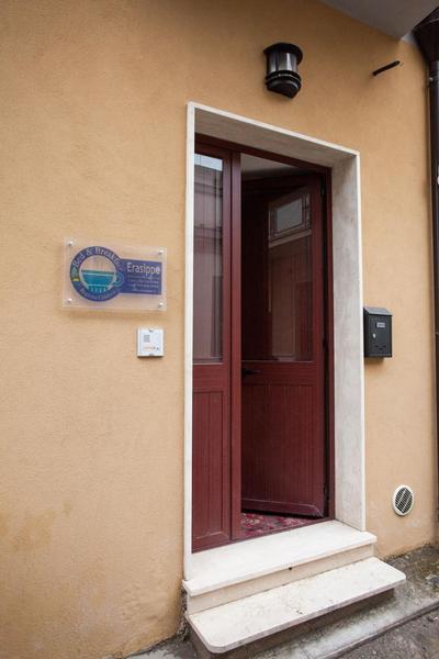 Erasippe Residence
