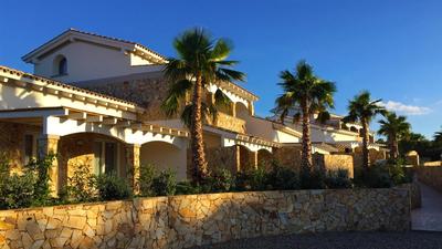 RESIDENCE ELEGANCE ville ed appartamenti a Porto Pino