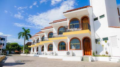 Costa Alegre Hotel & Suites