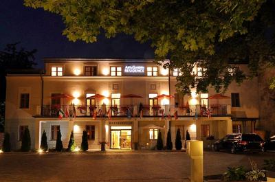 Art & Garden Residence